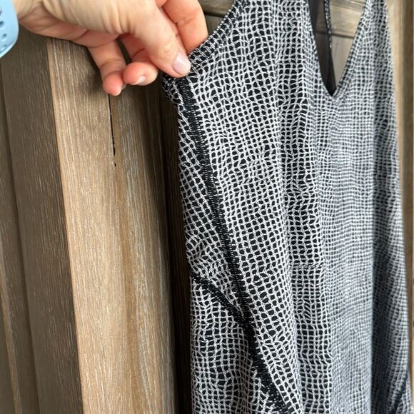 Lululemon Wild And Free Tank Fall Net White Black / Black size 8 - Picture 9 of 13